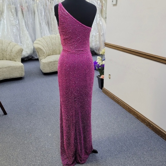 JE MATADI FUCHSIA/PURPLE PROM DRESS. SIZE: 6 - Picture 2 of 10